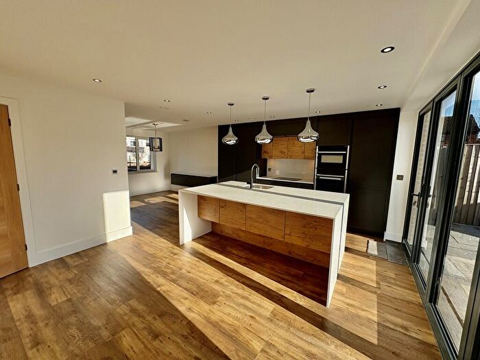 5 Bedroom Detached House To Rent In Colville Road, Oulton Broad, NR33