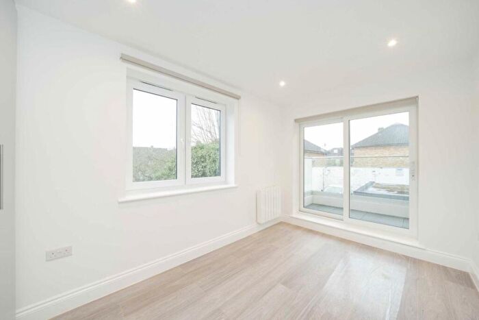 2 Bedroom Terraced House To Rent In Brent Street, London, NW4