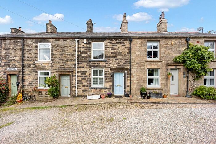 2 Bedroom Cottage For Sale In Lake View, Belmont, Bolton, BL7