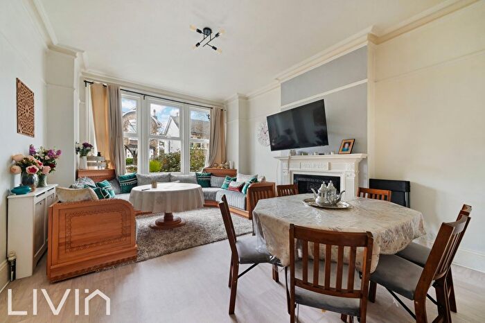 2 Bedroom Maisonette For Sale In Havelock Road, Addiscombe, Croydon, CR0