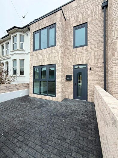 4 Bedroom End Of Terrace House To Rent In Shelldale Road, Brighton, BN41
