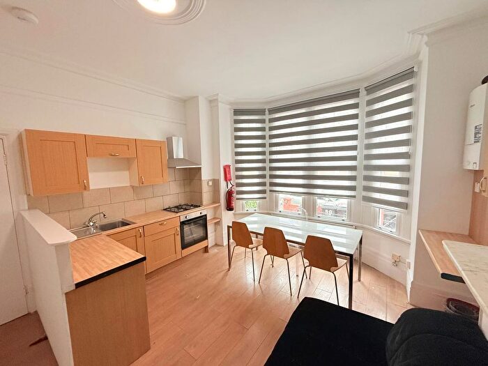 5 Bedroom Terraced House To Rent In Linthorpe Road, London, N16