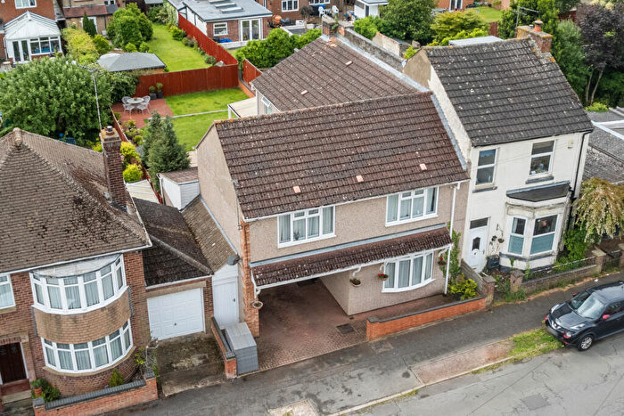 4 Bedroom Semi-Detached House For Sale In Shelley Road, Kettering, NN16