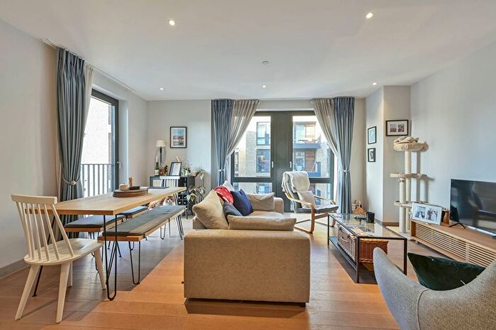 2 Bedroom Flat For Sale In Dray House, Wandsworth, London, SW18