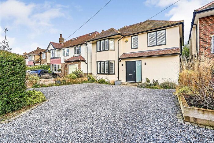 4 Bedroom Detached House To Rent In Esher, KT10
