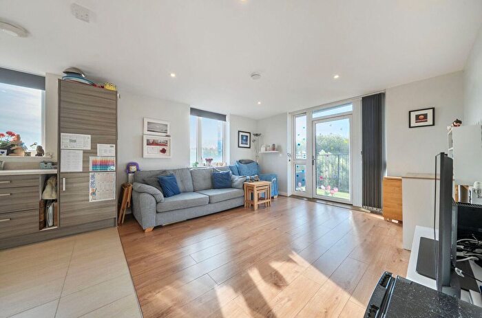 2 Bedroom Flat For Sale In Motte Lane, Ebbsfleet Valley, Swanscombe, DA10