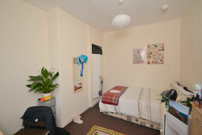 3 Bedroom Flat To Rent In Braemar Road, Fallowfield, Manchester, M14