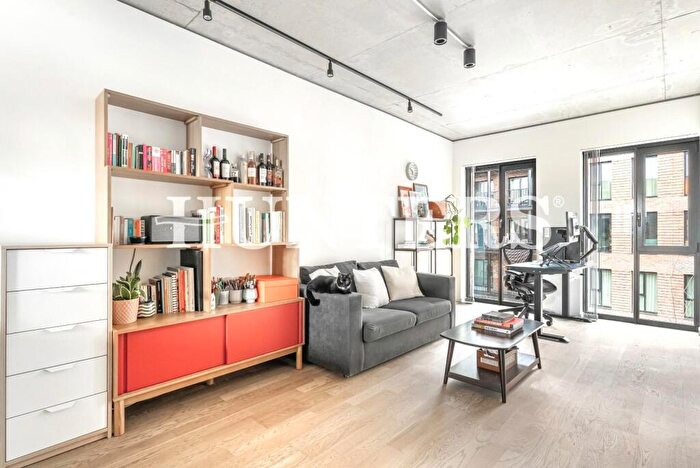 1 Bedroom Apartment To Rent In Lawrence Road, Tottenham, London, N15