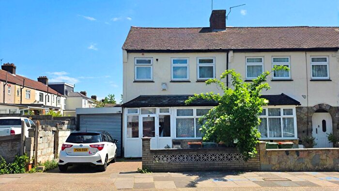 3 Bedroom End Terrace House For Sale In Noel Road, London, E6