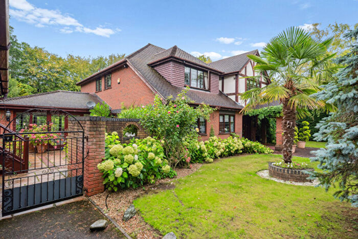 5 Bedroom Detached House To Rent In Fairoak Lane, Oxshott, KT22