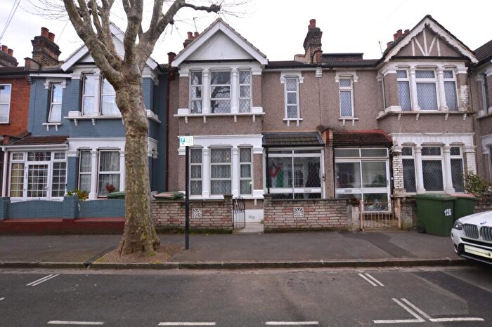 3 Bedroom Terraced House For Sale In Clements Road, London, E6