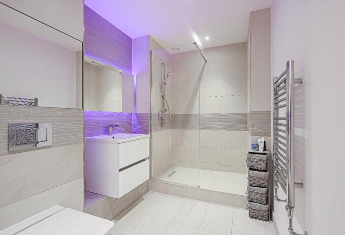 2 Bedroom Apartment To Rent In Plough Way, London, SE16