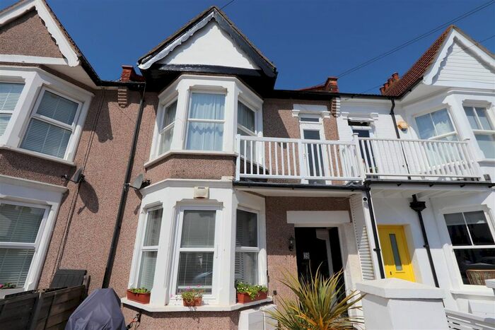 1 Bedroom Flat To Rent In Chelsea Avenue, Southend-On-Sea, SS1