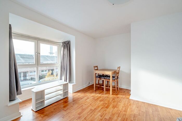 1 Bedroom Flat To Rent In Warlingham House, South Bermondsey, SE16