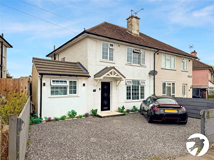 3 Bedroom Semi Detached House For Sale In Derby Road, Maidstone, Kent, ME15