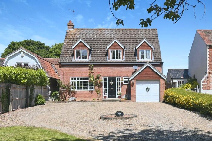 4 Bedroom Detached House For Sale In Barford Road, Marlingford, Norwich, NR9
