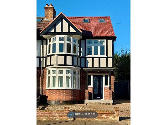 4 Bedroom Semi-Detached House To Rent In Alexandra Drive, Surbiton, KT5
