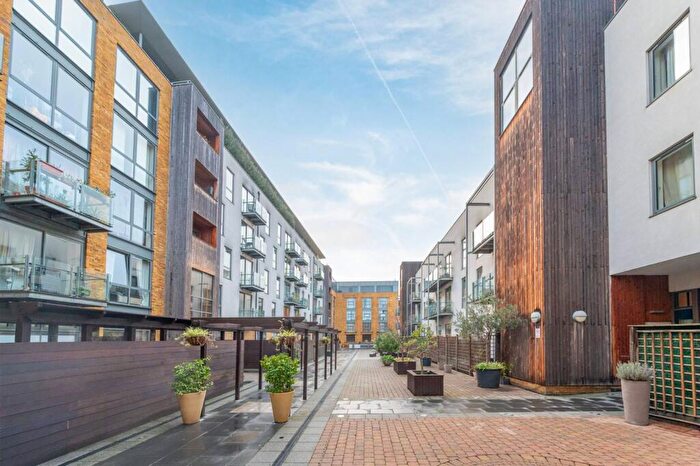 2 Bedroom Flat To Rent In Yvon House, Battersea Park, London, SW11