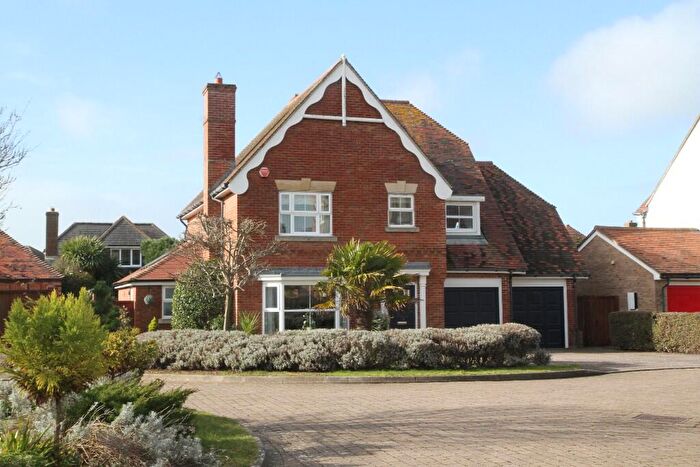 4 Bedroom Detached House For Sale In Wellington Quay, Eastbourne, BN23