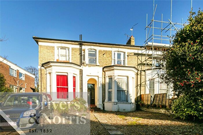 2 Bedroom Apartment To Rent In Alexandra Grove, Finchley, London, N12