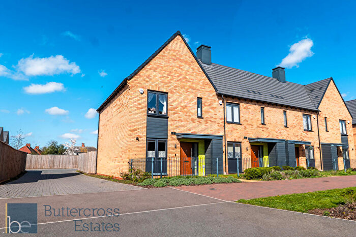3 Bedroom End Of Terrace House For Sale In Green Avenue, Newark, NG24