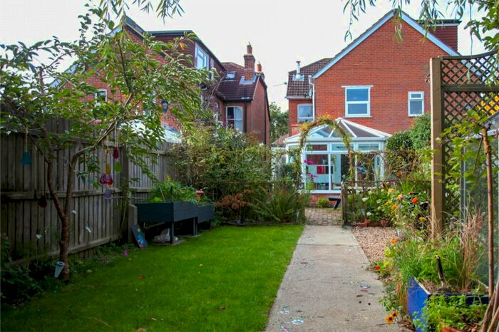 3 Bedroom Semi-Detached House For Sale In Waverley Avenue, Netley Abbey, Southampton, Hampshire, SO31