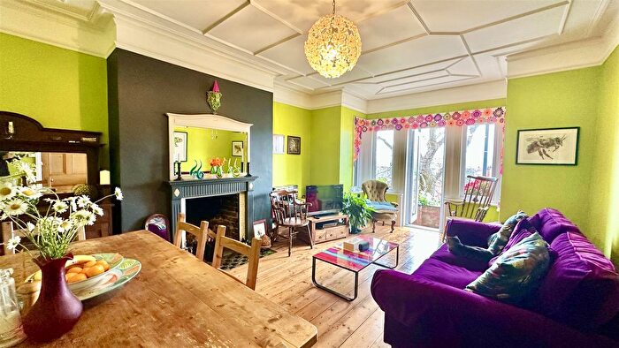 2 Bedroom Flat For Sale In Nelson Road, Hastings, TN34