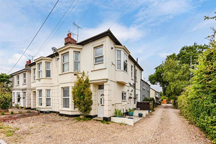 2 Bedroom Apartment For Sale In The Causeway, Arundel, BN18