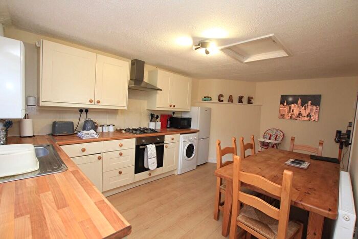 2 Bedroom Cottage To Rent In Churton Road, Farndon, Chester, CH3