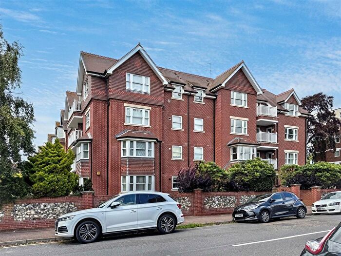 2 Bedroom Flat For Sale In Granville Road, Eastbourne, BN20