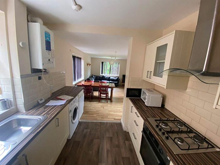 5 Bedroom Semi Detached House To Rent In Weld Road, Withington, Manchester, M20