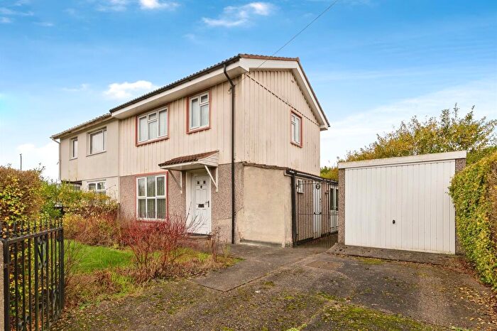 3 Bedroom Semi Detached House For Sale In Wigman Road, Nottingham, NG8