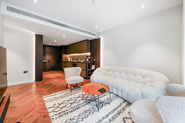 2 Bedroom Flat To Rent In Dawson House, SW11