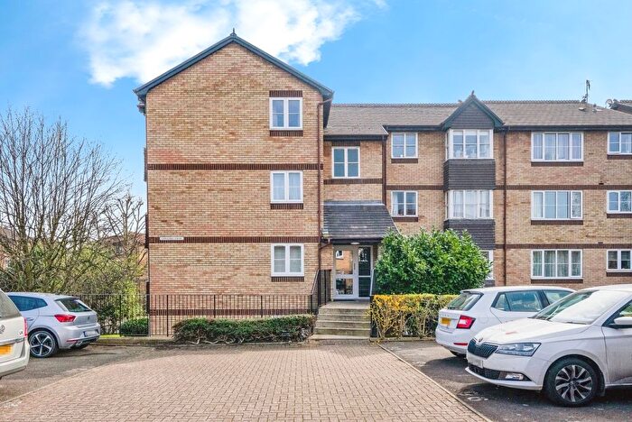 1 Bedroom Flat To Rent In Stubbs Drive, London, SE16