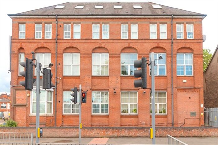 2 Bedroom Flat For Sale In Fosse Road North, Leicester, LE3