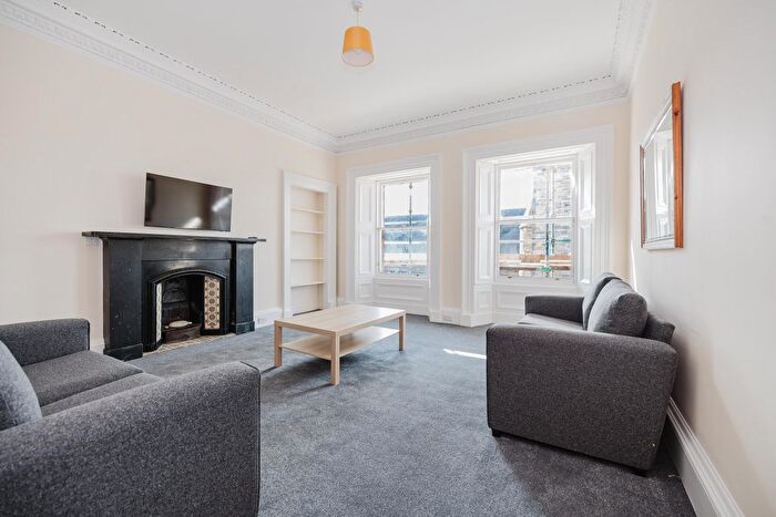 4 Bedroom Flat To Rent In Lutton Place, Edinburgh, EH8