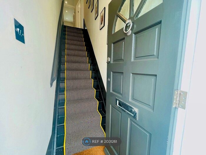 2 Bedroom Maisonette To Rent In Westleigh Avenue, Leigh-On-Sea, SS9