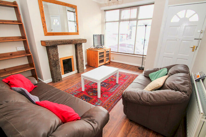 3 Bedroom Terraced House To Rent In Hawksworth Grove, Kirkstall, LS5