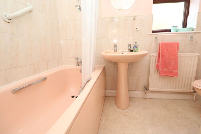 3 Bedroom Detached Bungalow For Sale In Burghley Road, Lincoln, LN6