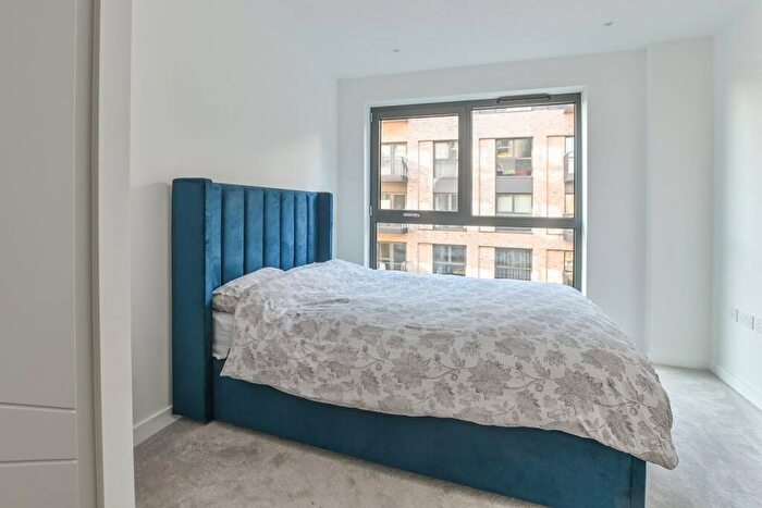 1 Bedroom Flat To Rent In Woodberry Down, Stoke Newington, London, N4