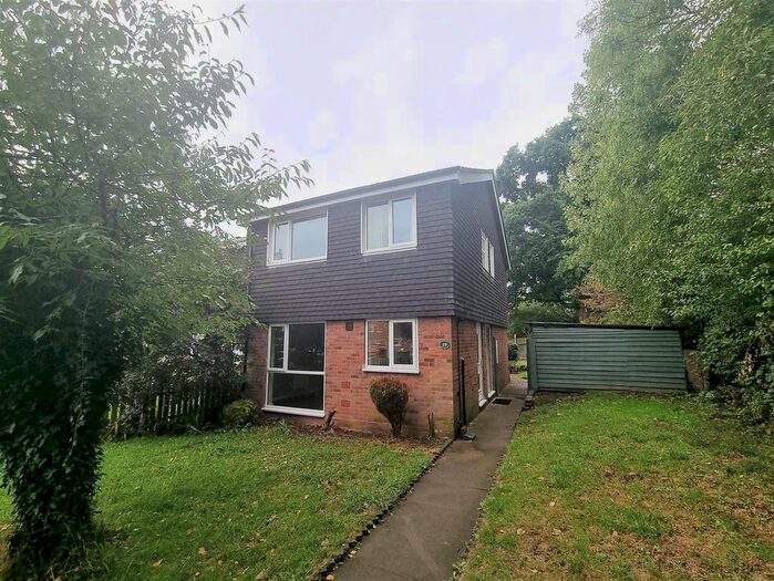 3 Bedroom End Of Terrace House To Rent In Buckingham Close, Malvern, WR14