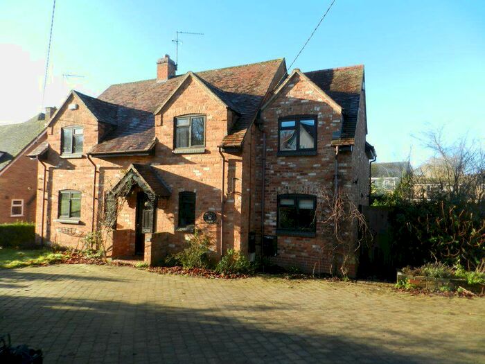 3 Bedroom House To Rent In Byfield, NN11