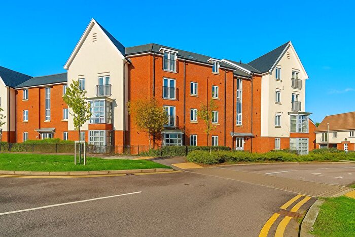 2 Bedroom Flat To Rent In Whitlock Avenue, Wokingham, Berkshire, RG40