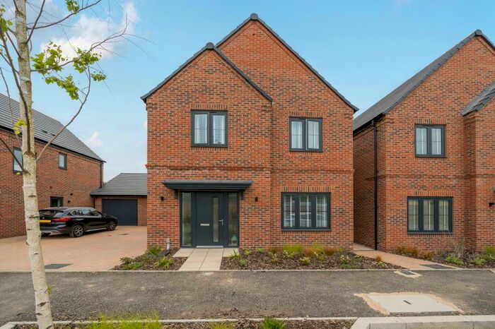 4 Bedroom Detached House To Rent In Hailwood Avenue, Crowthorne, RG45