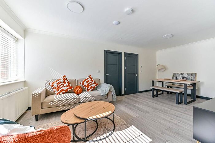 4 Bedroom Maisonette To Rent In Hampton Road, Twickenham, TW2