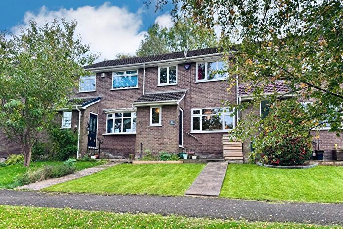 3 Bedroom Mews For Sale In Longclough Drive, Glossop, SK13