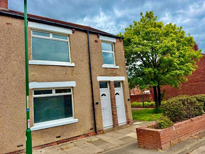 2 Bedroom Flat To Rent In Red House Road, Hebburn, Tyne And Wear, NE31