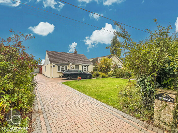 4 Bedroom Detached Bungalow For Sale In Grange Road, Tiptree, Colchester, CO5