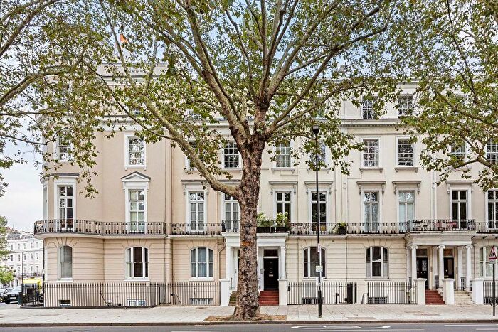 2 Bedroom Flat To Rent In Holland Park Avenue, London, W11