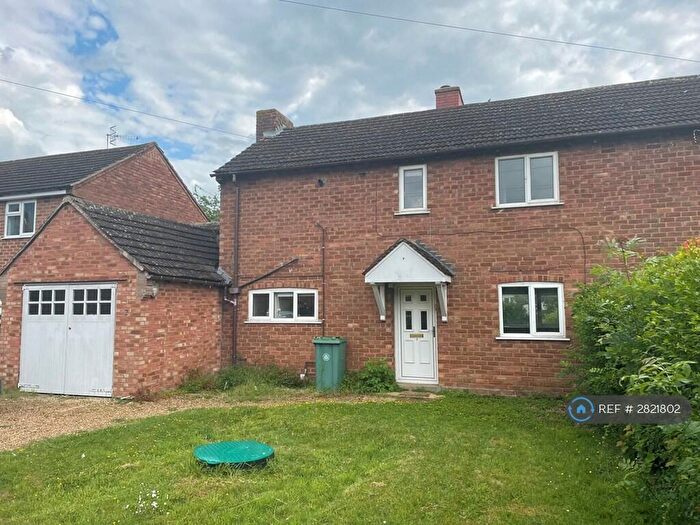 3 Bedroom Semi-Detached House To Rent In Park Piece, Kineton, Warwick, CV35